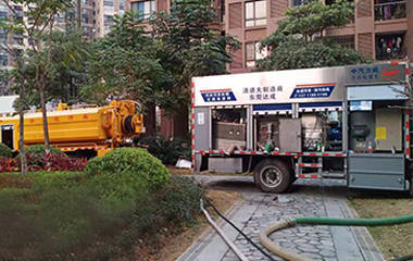 現(xiàn)如今罐體吸糞車(chē)與新型吸污凈化車(chē)已經(jīng)不能再相提并論